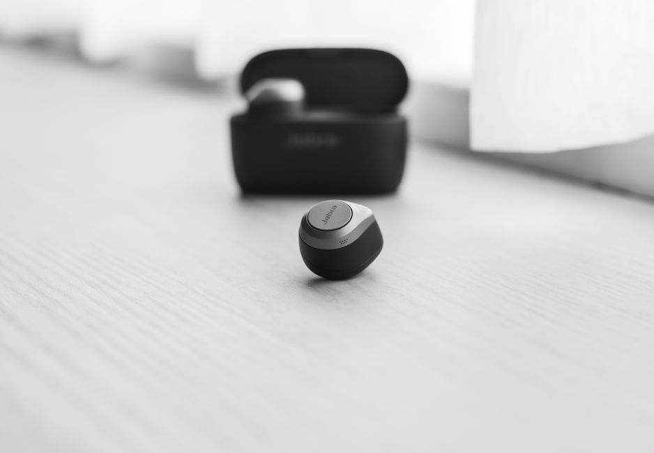 Best Wireless Earbuds Under Rs. 10,000 in Pakistan 2025 — Samsung vs JBL vs Anker